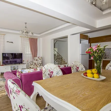 Tala 2 Villa *